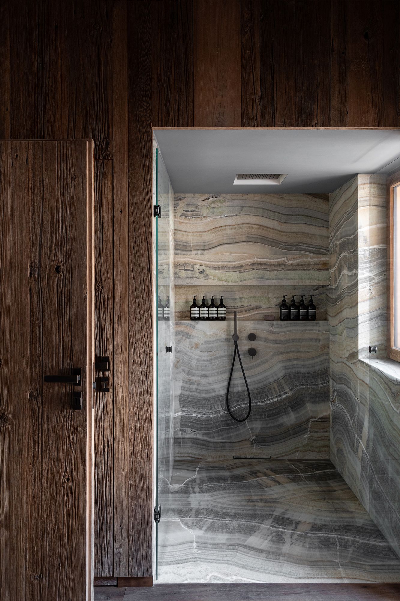 Méribel – Douche en onyx